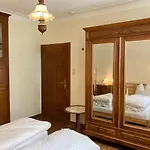 Hinkelshof - 3 Gaestezimmer - Naturnah, Oekologisch, Urig, Selbstversorgerkueche * Korperich