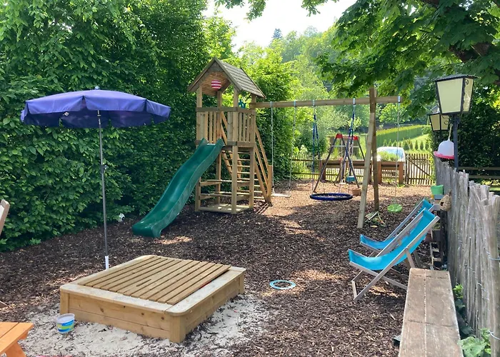 Hinkelshof - 3 Gaestezimmer - Naturnah, Oekologisch, Urig, Selbstversorgerkueche Korperich